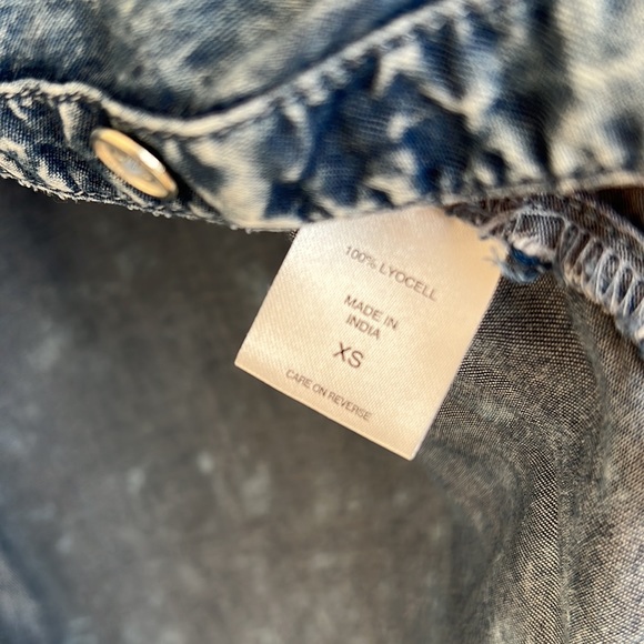 New York & Company button shirt (denim wash color) - Picture 3 of 4